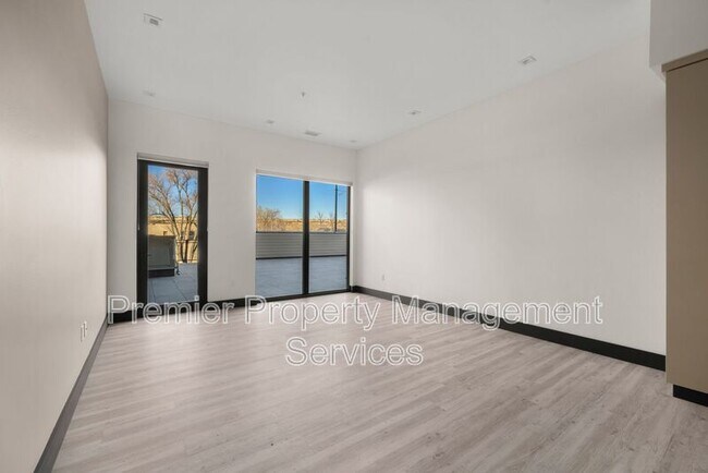 2310 First Ave N Unit 304