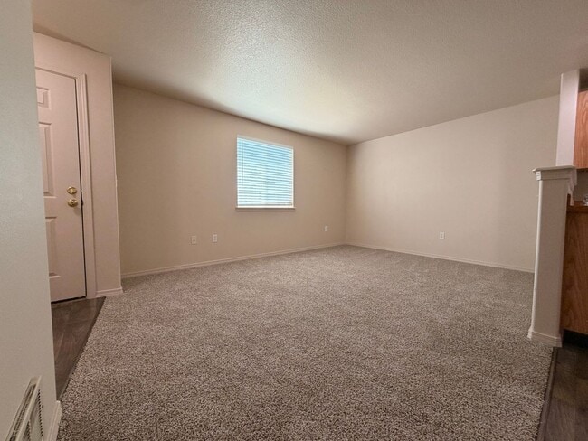 Photo - 2561 NW Cedar Ave
