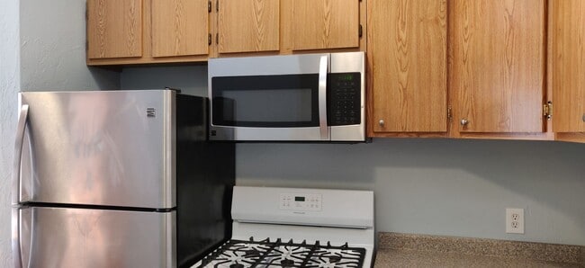Building Photo - No Brokers Fee, Spacious Renovated Unit in Allston. Central AC. Steps from the T Stop