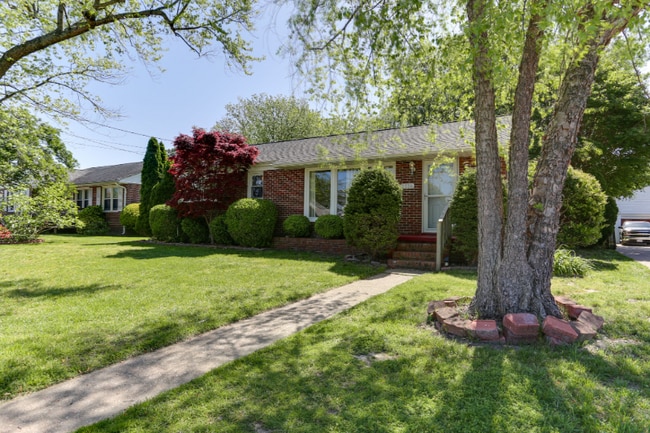 Photo - 1516 Denton Dr