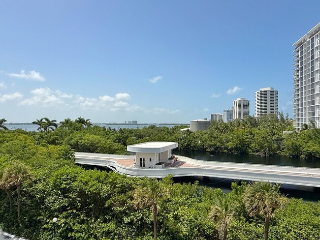 Building Photo - 4200 N Ocean Dr Unit 2-406