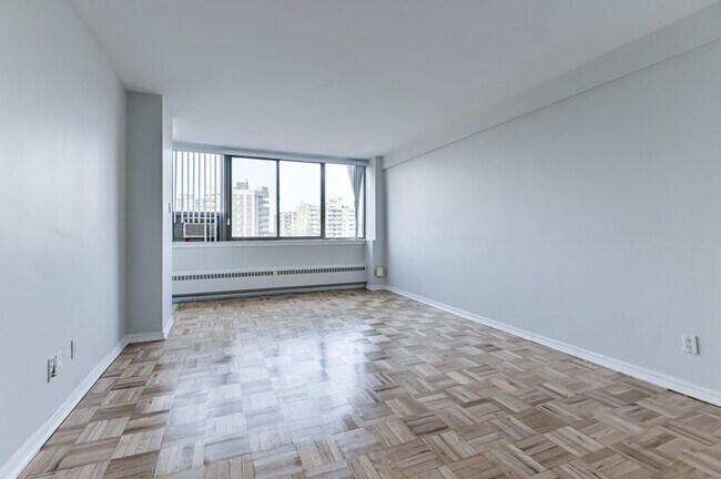 Photo - Skyliner Unit 00706