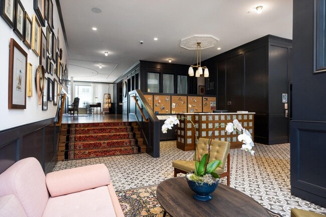 Photo - 1339 E St SE