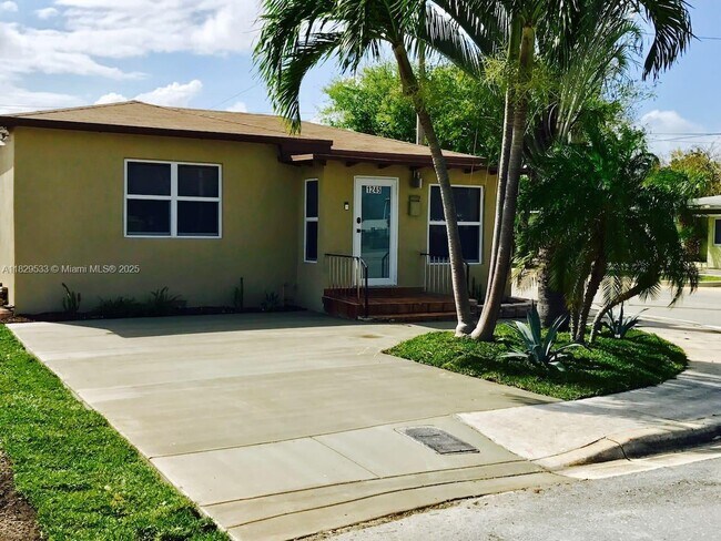 Photo - 1245 NE 17th Ave Casa