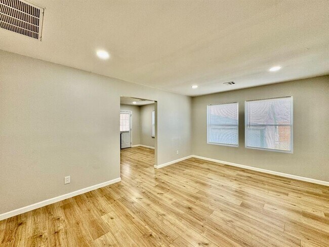 Photo - 705 N Key Blvd