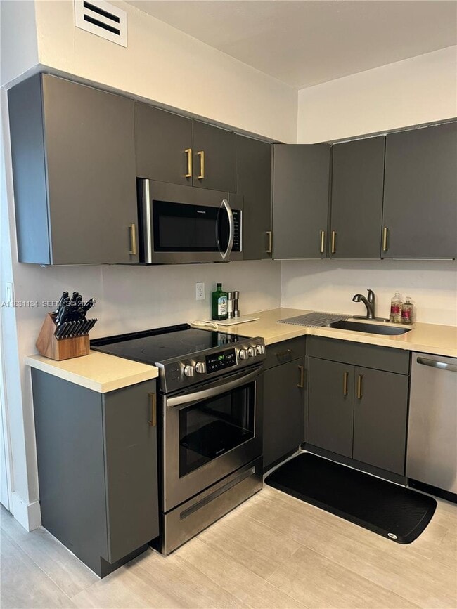 Photo - 5700 Collins Ave Unit 3C