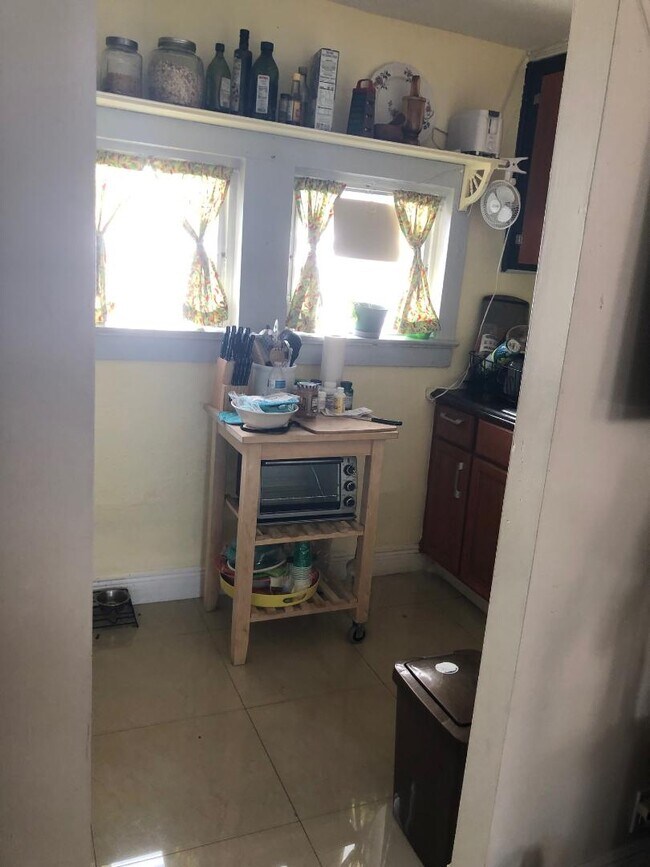 Photo - 1021 SW 5th St Unit 2