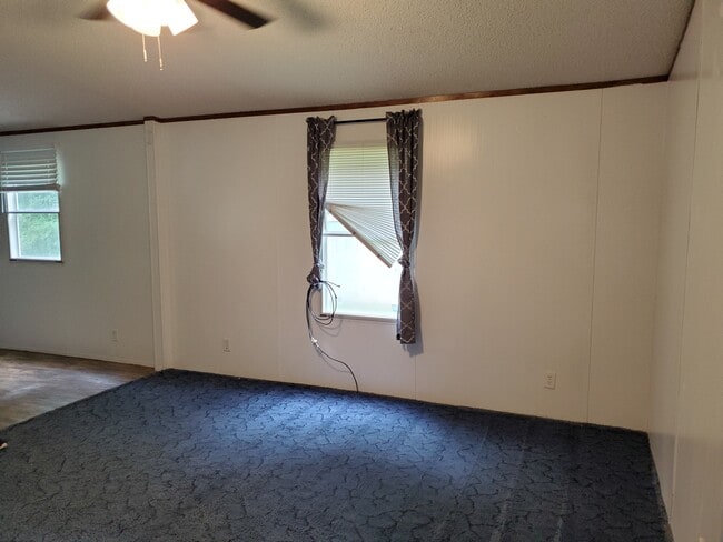 Photo - 146 Courtney Ln