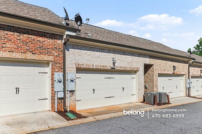 Photo - 8005 Pierpoint Ln