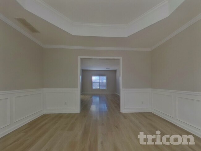 Photo - 890 Georgian Hills Dr