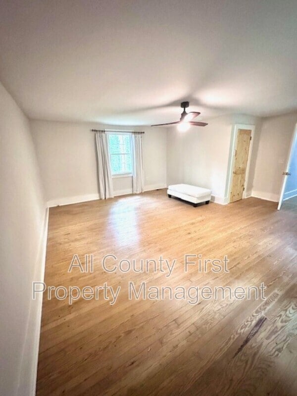 Photo - 459 Holly Dr SE