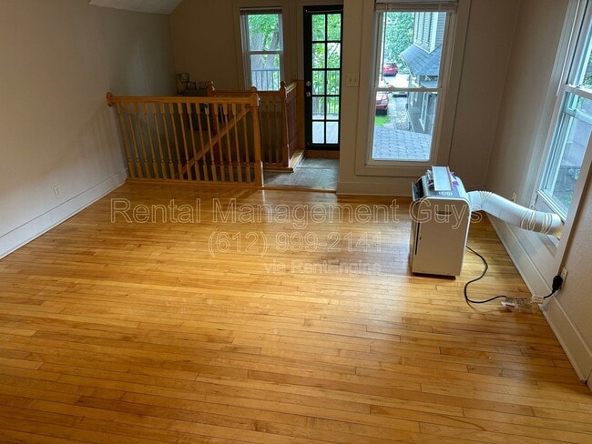 Photo - 711 26th Ave S