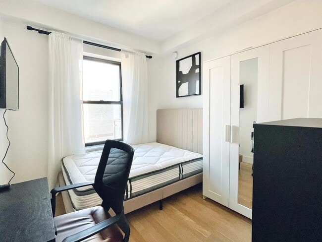 Furnished room/NOT APARTMENT