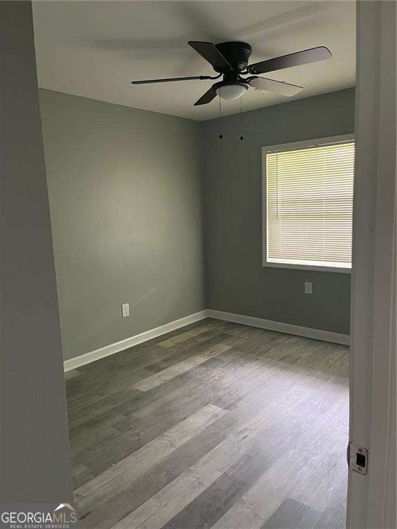 Photo - 740 Cooper St SW