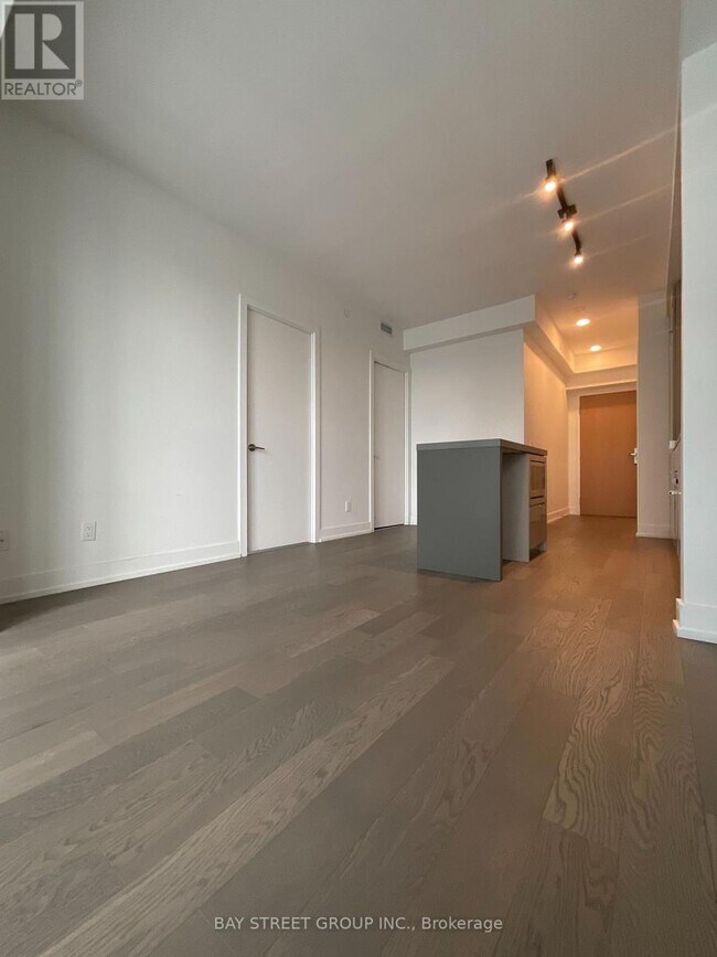 Photo - 7 Grenville St Unit 5213