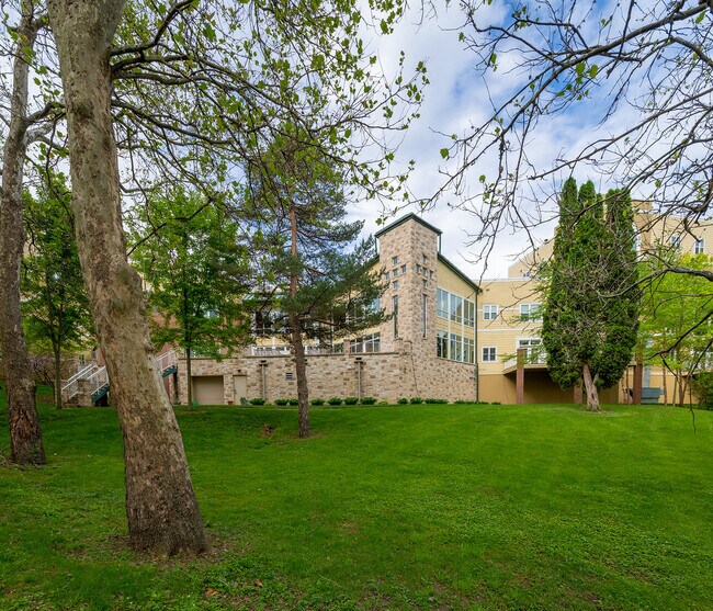 Sacred Heart at Monastery Lake Apartments For Rent in Franklin, WI