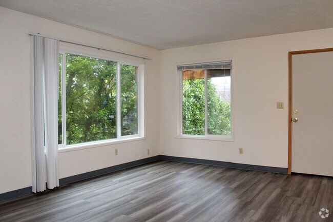 Building Photo - 930 SW Gibbs St Rental