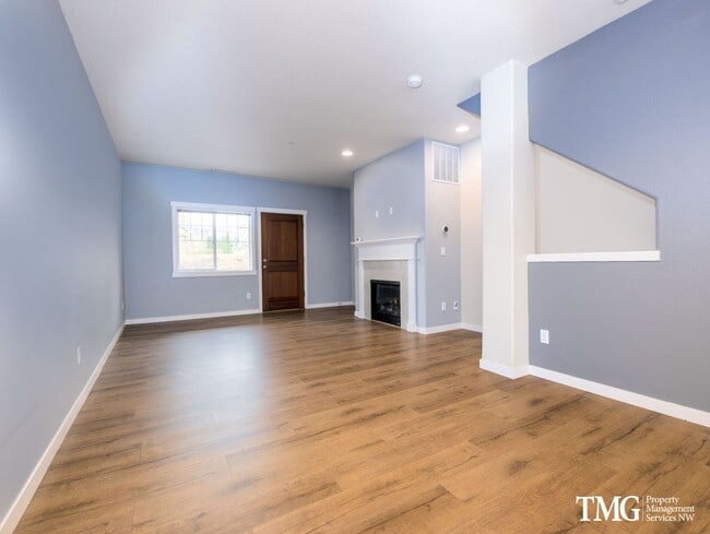 Photo - Gorgeous 2br/2ba Townhome in Desirable Wil...