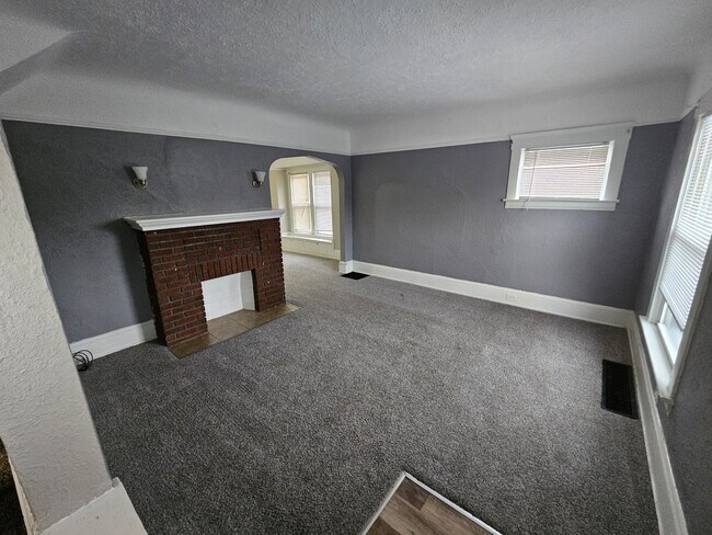 Photo - 17005 Grovewood Ave