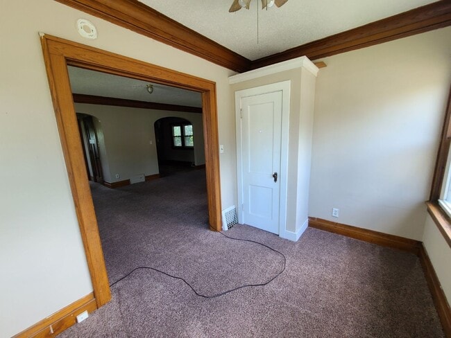 Photo - 937 Conger St
