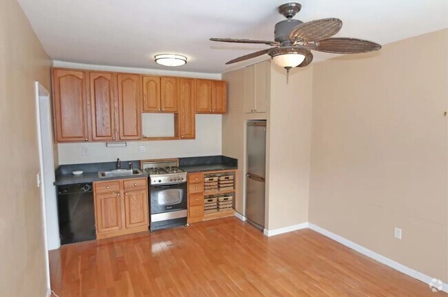 Building Photo - Beautiful 1 Bed 1 Bath Available Unit 2F Rental