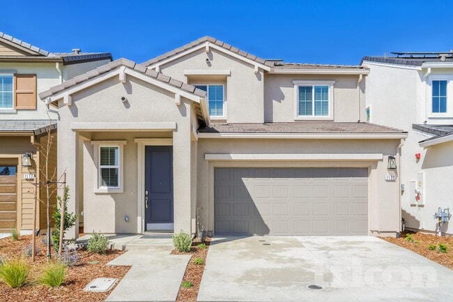 Building Photo - 1106 Victorian St