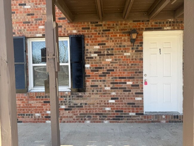 Building Photo - 115 Jerome Ln Unit 1