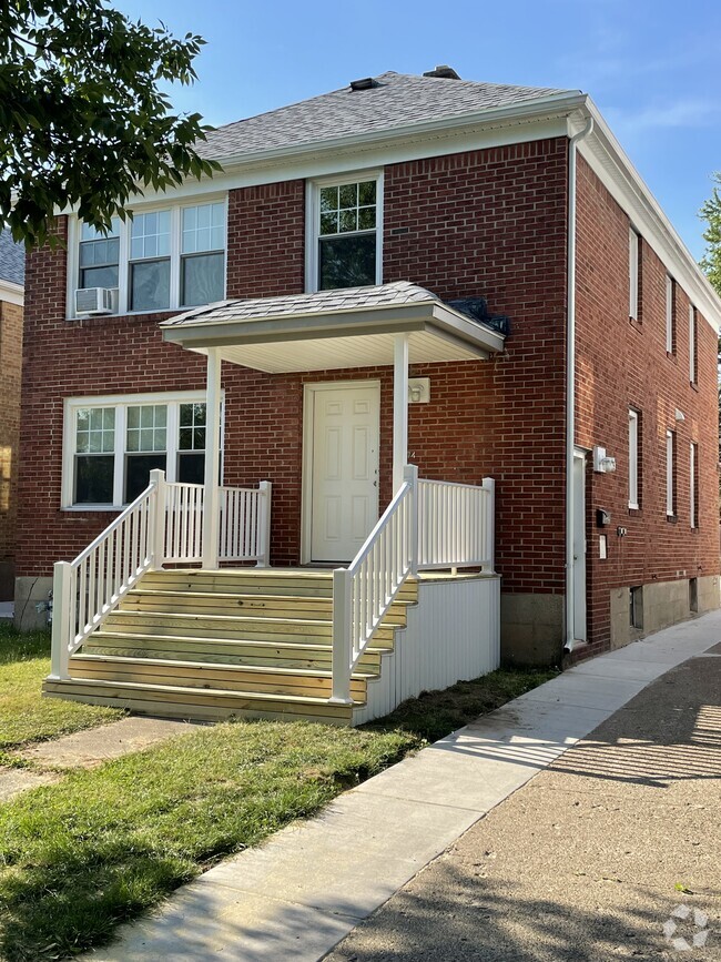 Building Photo - 374 Nassau Ave Unit Lower Rental