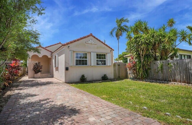 Photo - 1630 Van Buren St