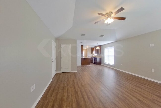 Photo - 16107 Hoiles Ave