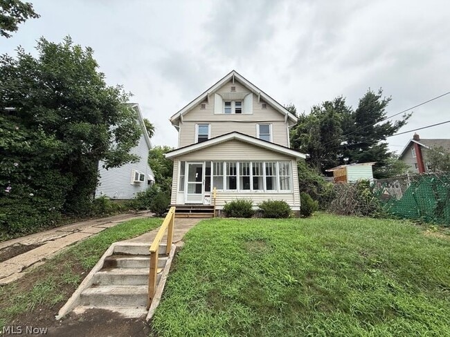 Photo - 1467 Beardsley St