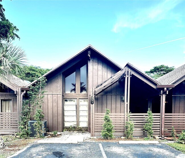 Photo - 497 N University Dr