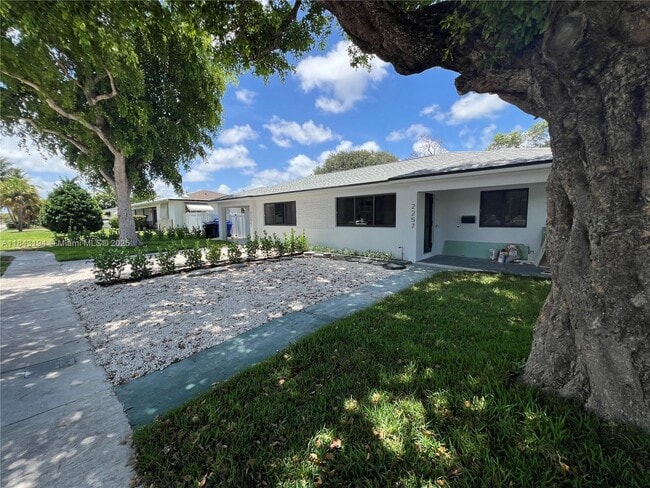 Building Photo - 2257 NE 173rd St Rental