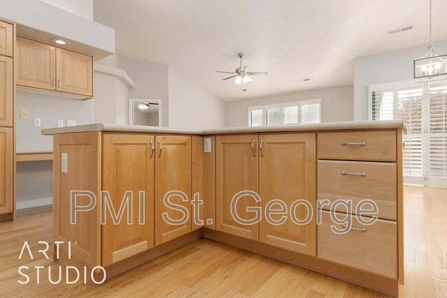 Photo - 545 S Valley View Dr