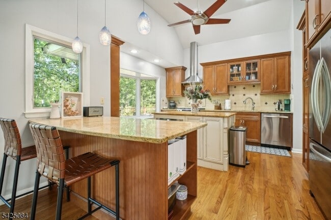 Photo - 195 Chaucer Dr