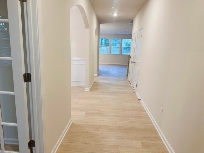 Photo - 214 Hamptons Cove Rd