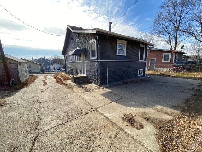 Photo - Fully Remodeled 3 Bedroom House!
