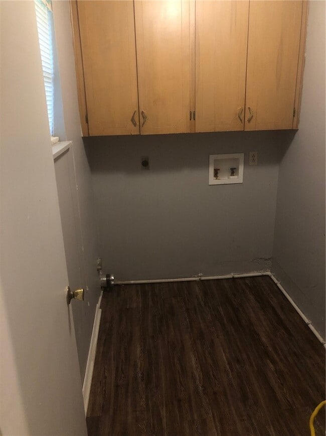 Photo - 302 E Benton St