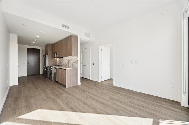 Photo - 1 Riva Row Unit 715