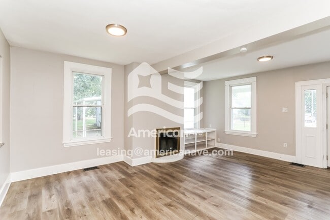 Photo - 1910 Bising Ave