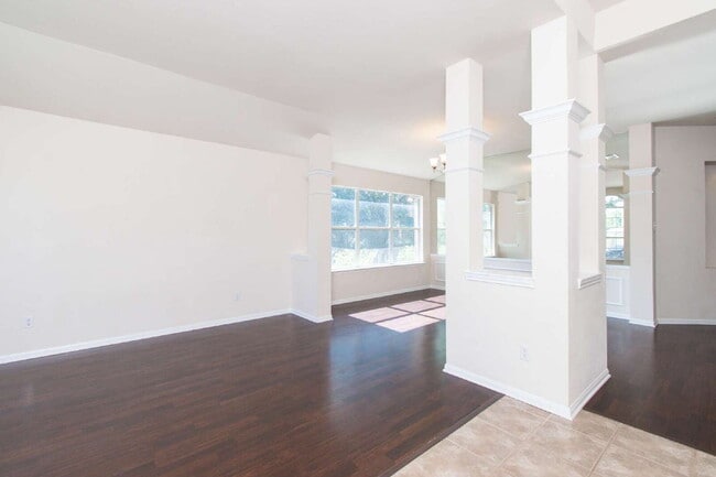 Photo - 424 Winter Sun Dr