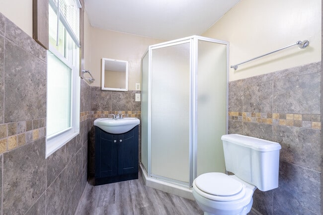 Photo - 3511 Snelling Ave