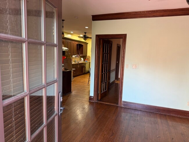 Photo - 8337 Charlecote Rdg