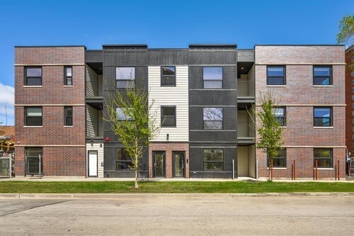 Building Photo - 3992 S Lake Park Ave Unit 3S