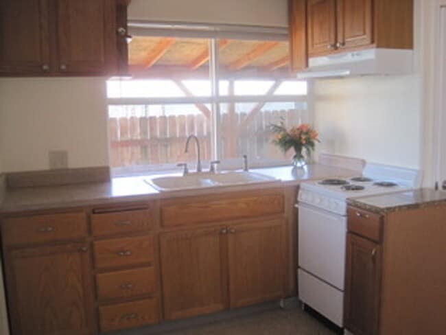 Photo - Cute cottage near Downtown Talent! | Avail... Unit 114 Lapree St #B