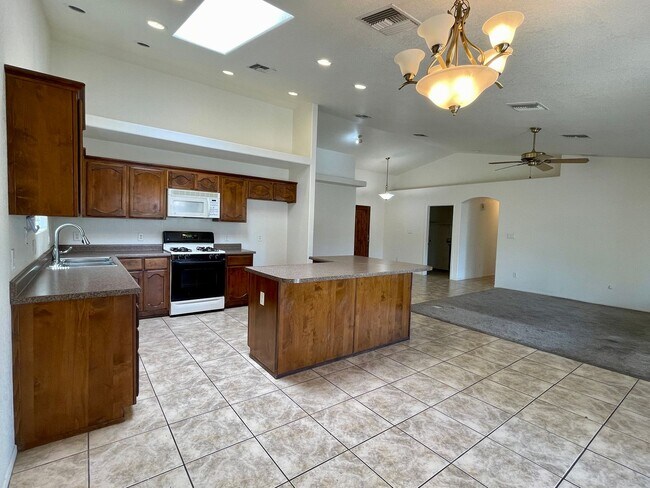 Photo - 4 bed in Mesa Del Sol