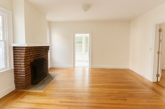 Photo - 10 Walden St Unidad 2