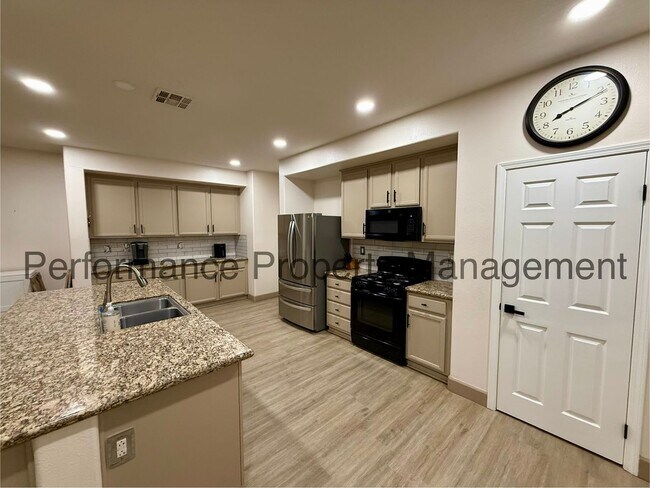 6107 Shasta Daisy Way