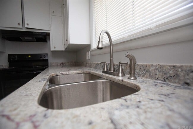Photo - 5113 Allen St