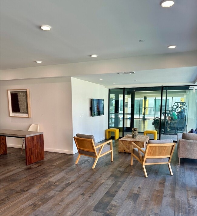 Photo - 3550 Main St Unidad 7219